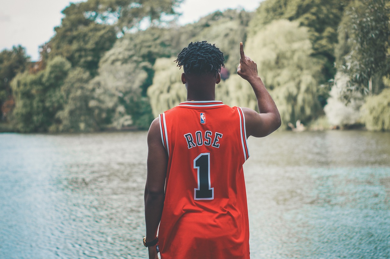 NBA全明星首发阵容揭晓，星光篮球盛宴开启